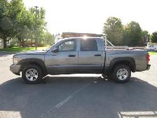 Dodge Dakota SXT Crew Cab V8 4.7 L 4x4 – seulement 43 000 km - Photo 2