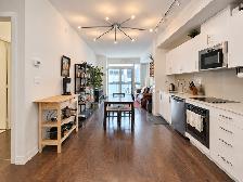 2-Bed, 2-Bath Bright Adelaide Condo  Near St Lawrence Market