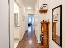 2-Bed, 2-Bath Bright Adelaide Condo  Near St Lawrence Market - Photo 6
