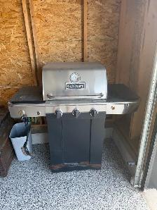 working bbq with propane tank for free, needs a clean