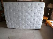 QUEEN SIZE DOUBLE PILLOW TOP MATTRESS FOR SALE