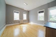 Pet Friendly 1 Bedroom - 465 Beresford Avenue - South Osbourne