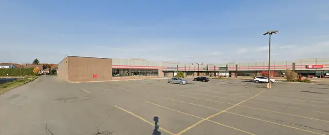 Brossard, boul. Taschereau - grand local 15 000 pieds carrés
