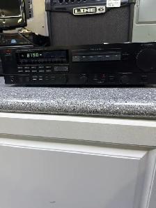 Luxman R-113 Digital Synthesized Stereo Receiver
