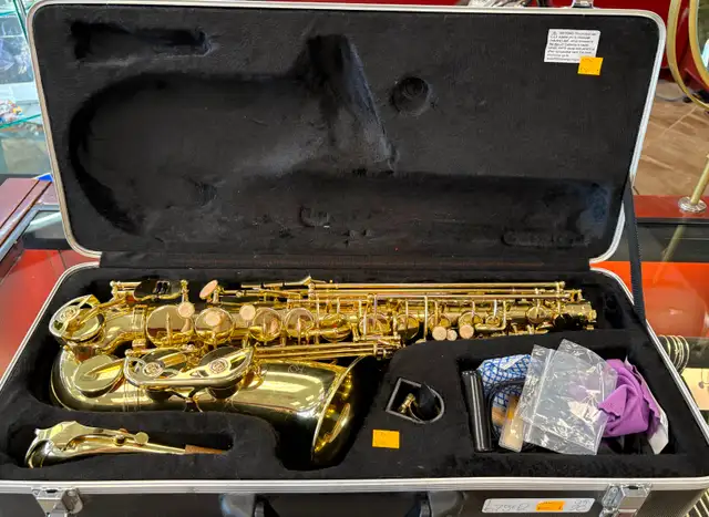 Etude Alto Student Saxophone Complete Like-New in Case