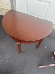 used side table - Photo 2