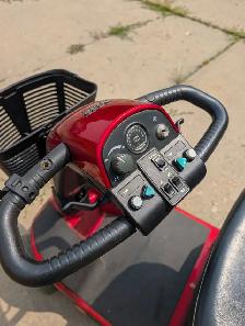 Pride Scooter for sale asking $1050 OBO - Photo 4