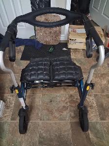 Transport wheelchair and 4 wheel walker - Photo 4