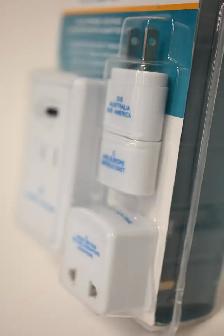 Converter with Adapter Plug 220V to 110V Brand New - Photo 2
