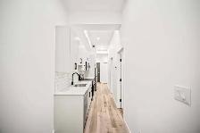 MODERN 2 Bed Apartment - In the Heart of Downtown! - Photo 3
