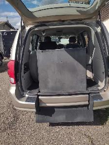 2012 Dodge Caravan with wheelchair conversion - Photo 4