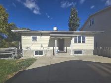 4 Bed 2 Bath House Right on the River – Garage, Utilities Incl. - Photo 5