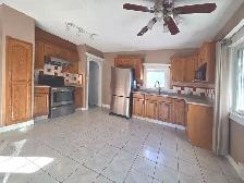 4 Bed 2 Bath House Right on the River – Garage, Utilities Incl. - Photo 6