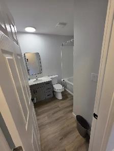 Executive Furnished 2 Bed, Elevator Building, Housekeeping - Photo 7