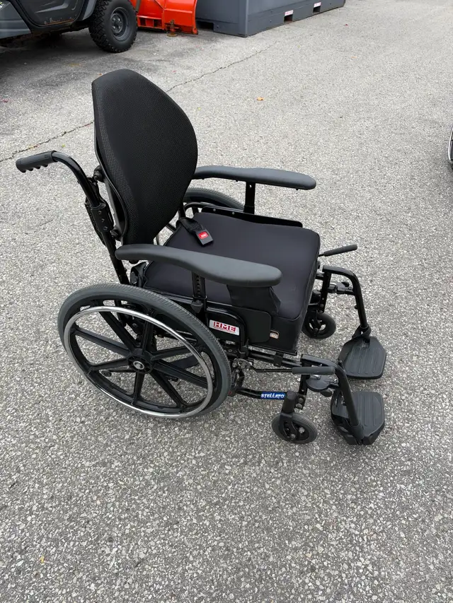 WHEELCHAIR 18" DELIVERY INCLUDED