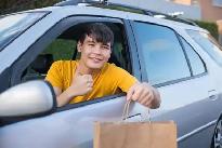 LOOKING FOR COURIER DRIVERS TO DELIVER FOOD AND BEVERAGES !! - Photo 2