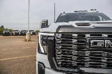 2026 GMC Sierra 3500HD Denali Ultimate - Photo 11