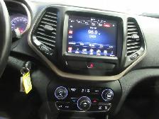 JEEP CHEROKEE 2017 NORTH EDITION V-6 3.2 LITRES 4X4 SIEGES   VOL - Photo 14