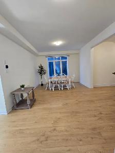 1 bedroom 1 washroom in 4 bedroom new home midhurst springwater - Photo 4