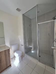 1 bedroom 1 washroom in 4 bedroom new home midhurst springwater - Photo 9