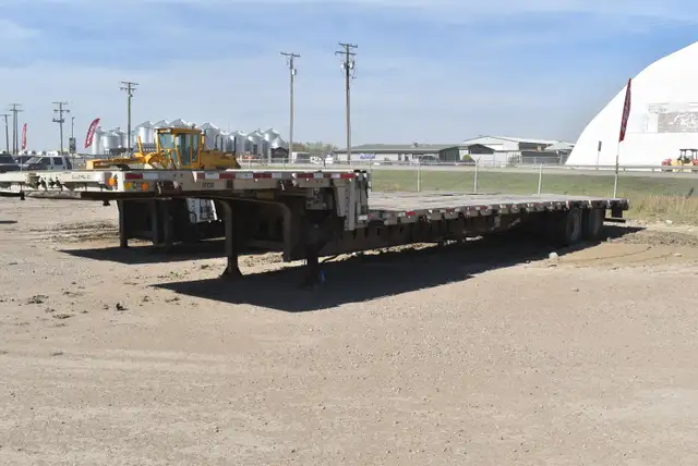 2005 Lode King 53ft Step Deck Trailer