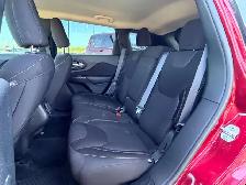 2016 Jeep Cherokee North 4WD | Comfort/Convenience | Cold Weathe - Photo 6