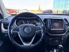 2016 Jeep Cherokee North 4WD | Comfort/Convenience | Cold Weathe - Photo 18