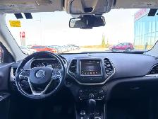 2016 Jeep Cherokee North 4WD | Comfort/Convenience | Cold Weathe - Photo 21
