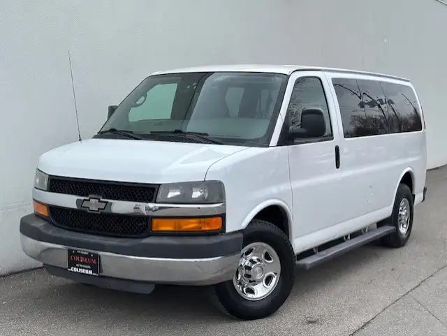2011 Chevrolet Express Passenger 3500 12 PASSENGER-SLIDING DOO
