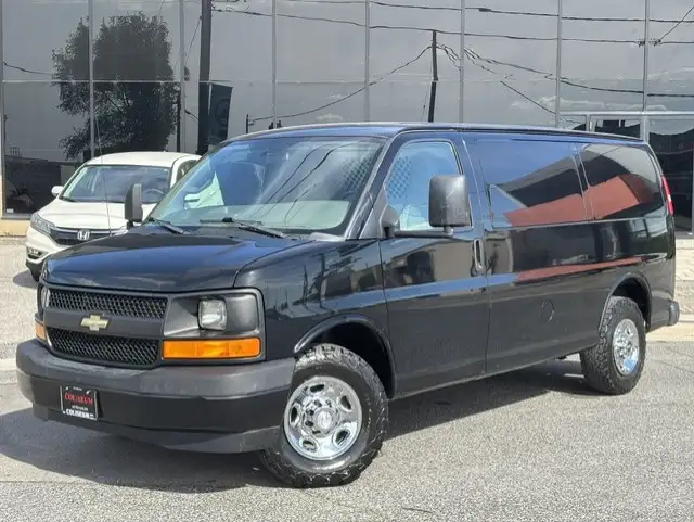 2017 Chevrolet Express Cargo Van ONLY 70,000KM-1 OWNER-NO ACCIDE