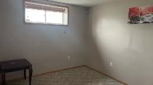 Bedroom for rent in city of Brooks - Photo 2