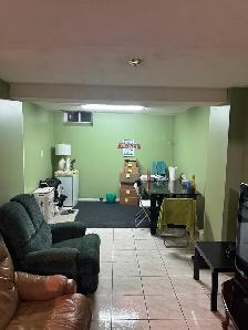 1 bedroom in 2 bedrooms basement for rent - Photo 2