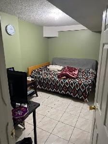 1 bedroom in 2 bedrooms basement for rent - Photo 3