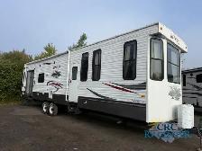 MINT 'Couples' Park Model Must be seen, like new, save thousands
