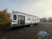 MINT 'Couples' Park Model Must be seen, like new, save thousands - Photo 3