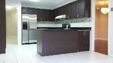 Spacious beautiful house with 4 bedrm/3 bathrm in Mississauga - Photo 7
