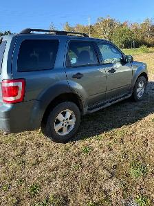 2011 Ford Escape - Photo 2