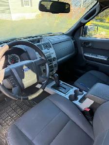 2011 Ford Escape - Photo 4