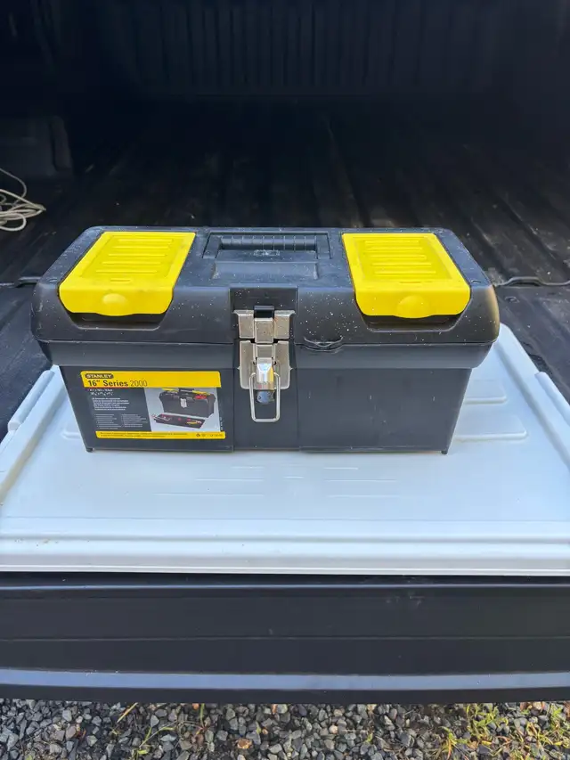 SMALL TOOLBOX FOR SALE