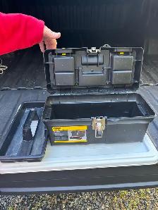 SMALL TOOLBOX FOR SALE - Photo 2