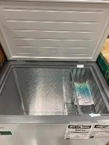 New 7 cu chest Freezer