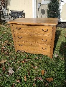 Antique 3 drawer dresser - Photo 7