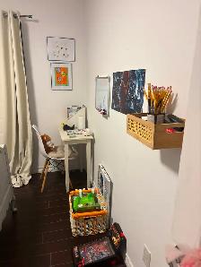 Lit  rustique avec presque tout ce qu’il y a dans la chambre . - Photo 3