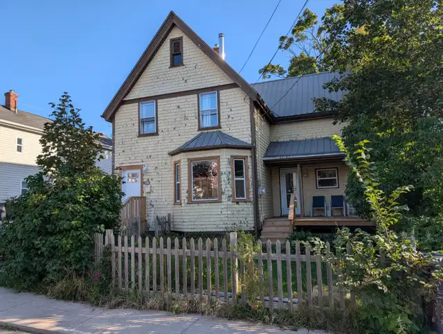 4 bedroom house for rent downtown Charlottetown.