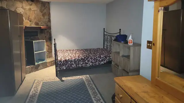immediate availability near DT-Room rental