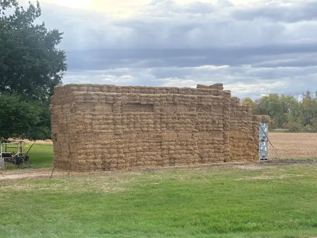 Wheat Straw Bales- Stony Mountain Area