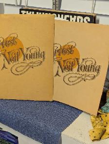 Neil Young, Harvest on vinyl with original lyrics sheet - Photo 2