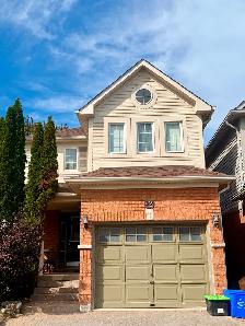 ⭐️NEW GARAGE DOORS⭐ - Photo 2