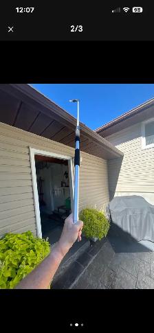 Eavestrough cleaner - Photo 2