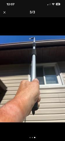 Eavestrough cleaner - Photo 3